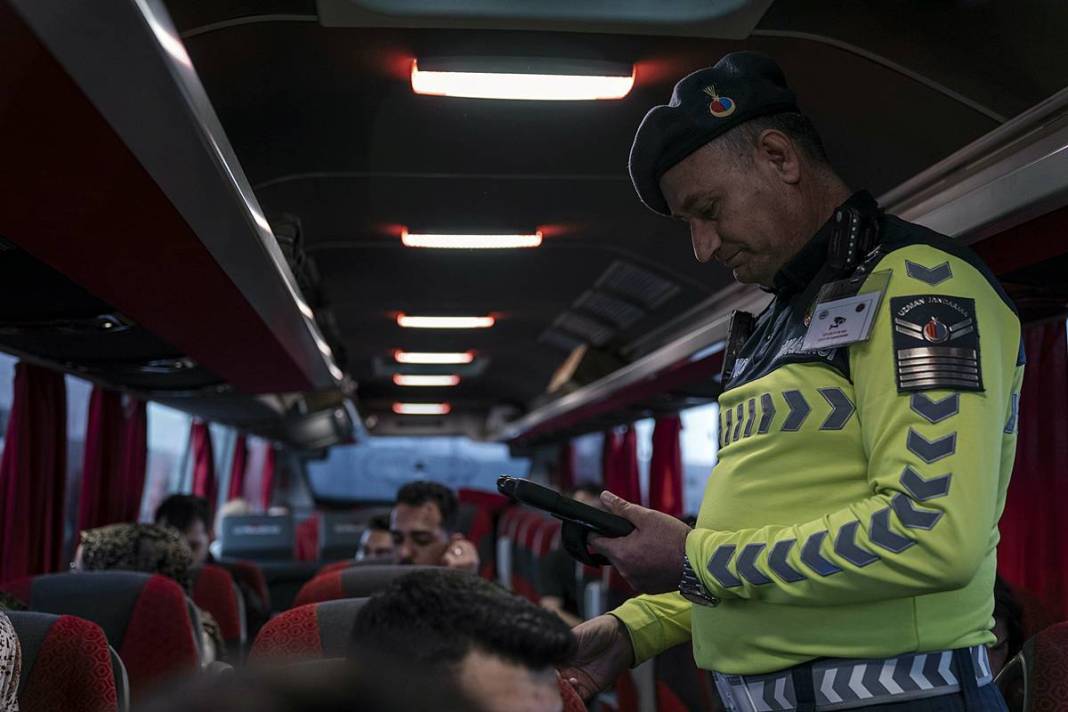 Modern radar sistemleri otoyollarda uçanı kaçanı anında tespit ediyor! 4 kademeli lazerlerle sürekli tarama yapılıyor 40